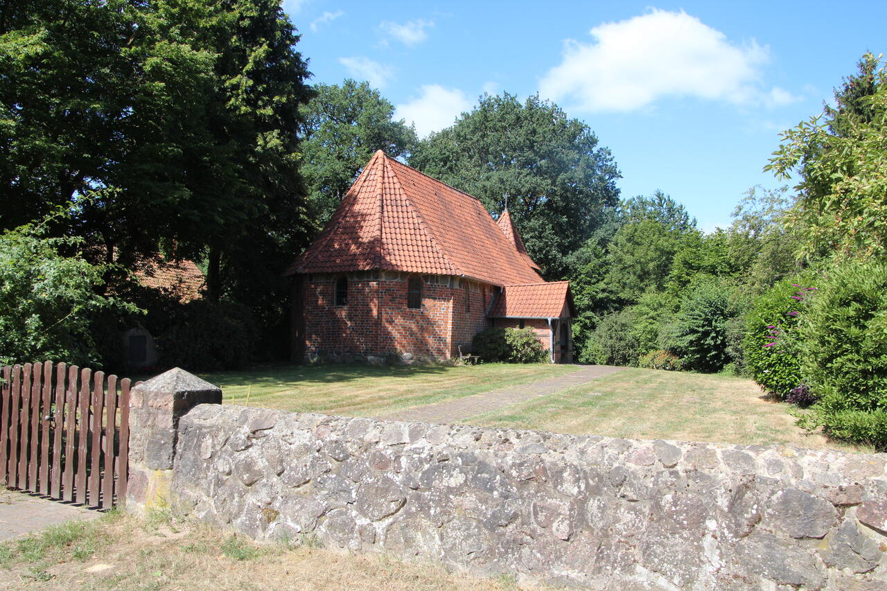 Kirchengemeinden Römstedt und Himbergen Kirchen und Kapellen